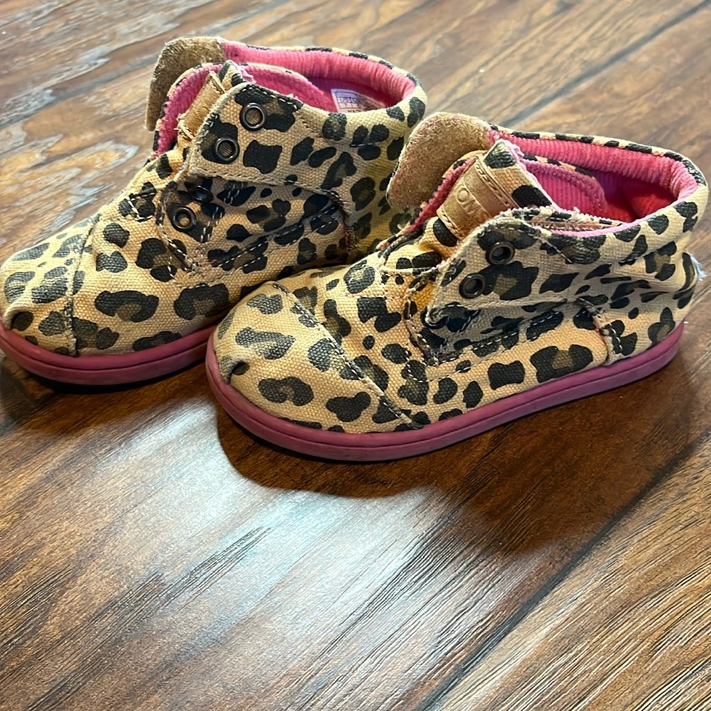 Tiny TOMS Toddler Girls Brown/Pink Leopard Canvas Botas Sneakers T7 Size 7